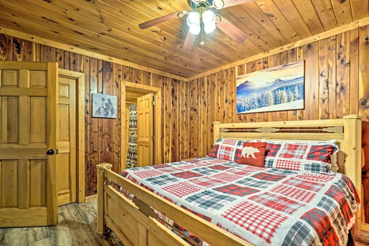 Grin N Bear It Cabin With Hot Tub And Fire Pit! Пиджен-Фордж Экстерьер фото