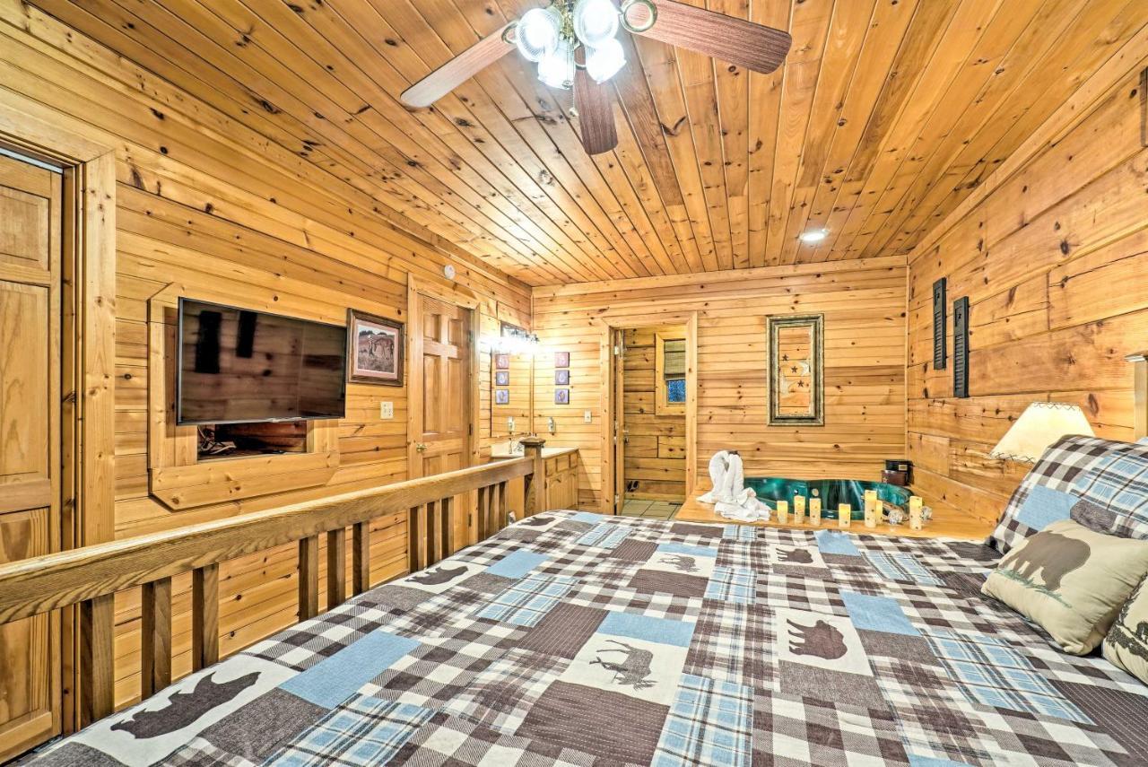Grin N Bear It Cabin With Hot Tub And Fire Pit! Пиджен-Фордж Экстерьер фото