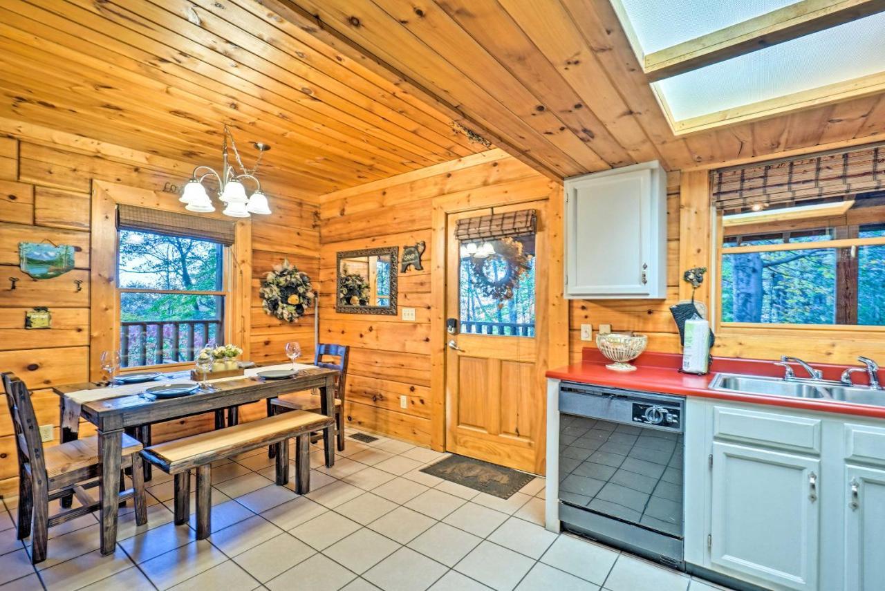 Grin N Bear It Cabin With Hot Tub And Fire Pit! Пиджен-Фордж Экстерьер фото