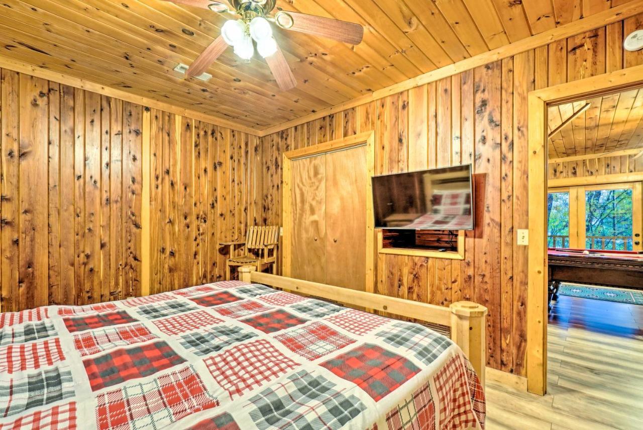 Grin N Bear It Cabin With Hot Tub And Fire Pit! Пиджен-Фордж Экстерьер фото